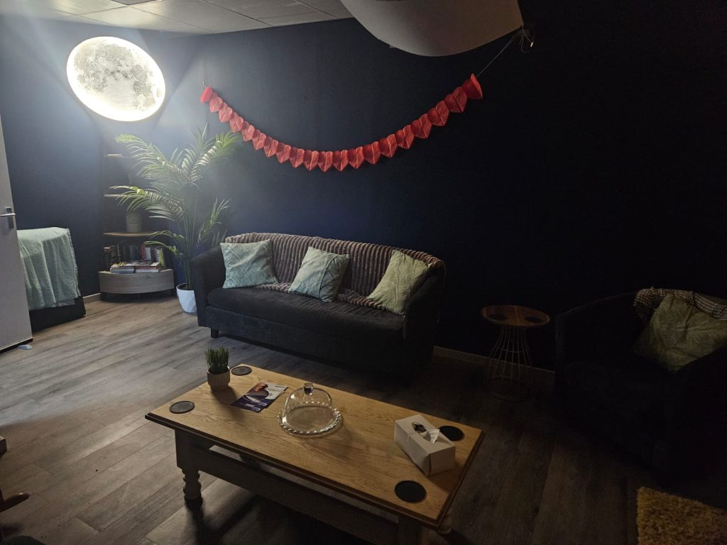 Relaxing moon room 